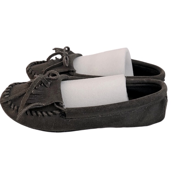 Minnetonka Kilty hardsole moccasin gray - Picture 3 of 7
